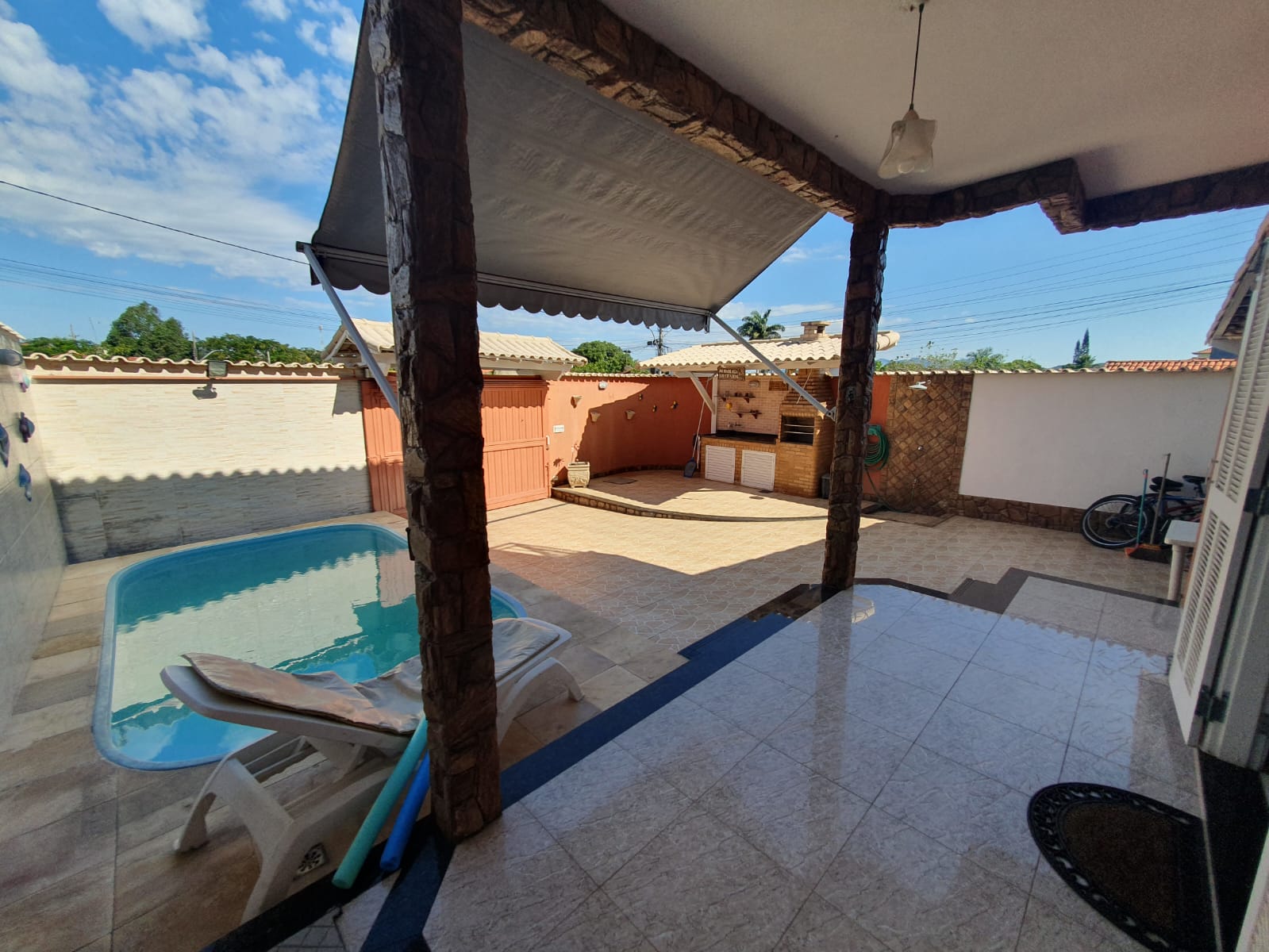 CÓD. 01 - CASA DUPLEX NO PORTO NOVO